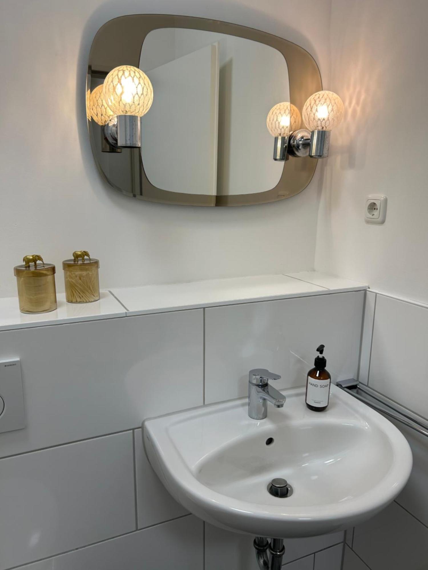 35 Qm Grosses Apartment Mit Eigenem Badezimmer In Den Elbvororten Hamburg Ngoại thất bức ảnh